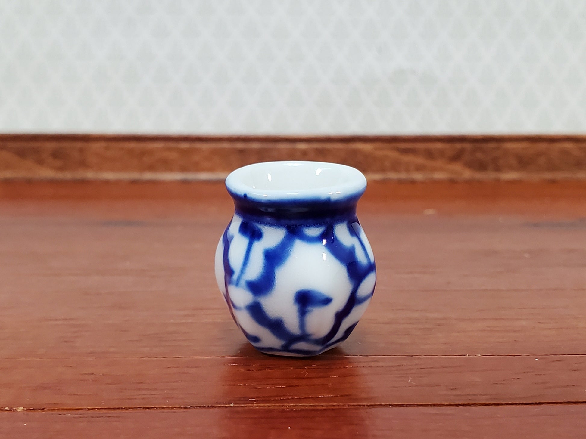 Dollhouse Vase Blue & White Pattern Decorative Planter Ceramic 1:12 Scale