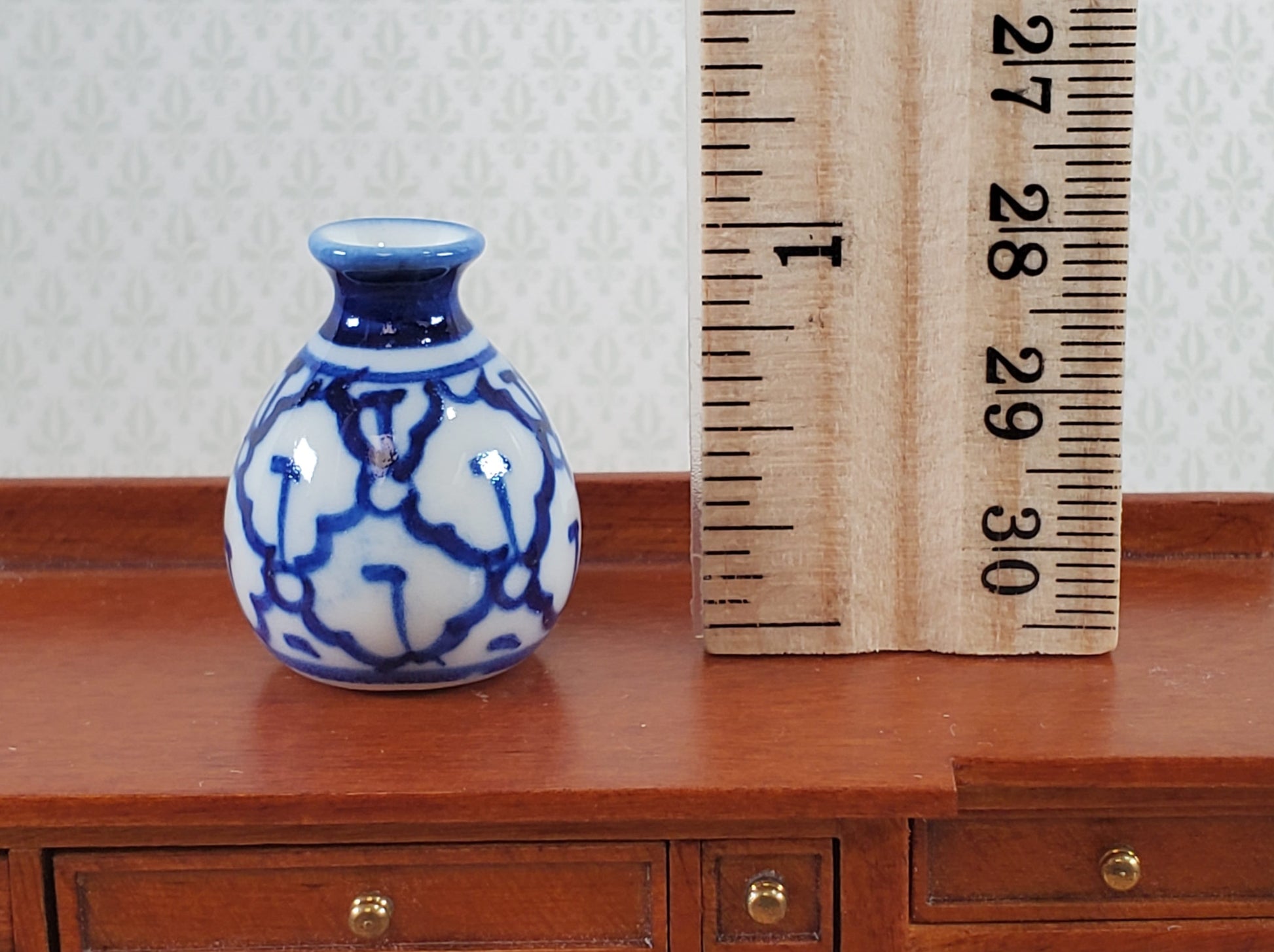 Dollhouse Large Blue & White Decorative Vase Empty 1:12 Scale Miniature