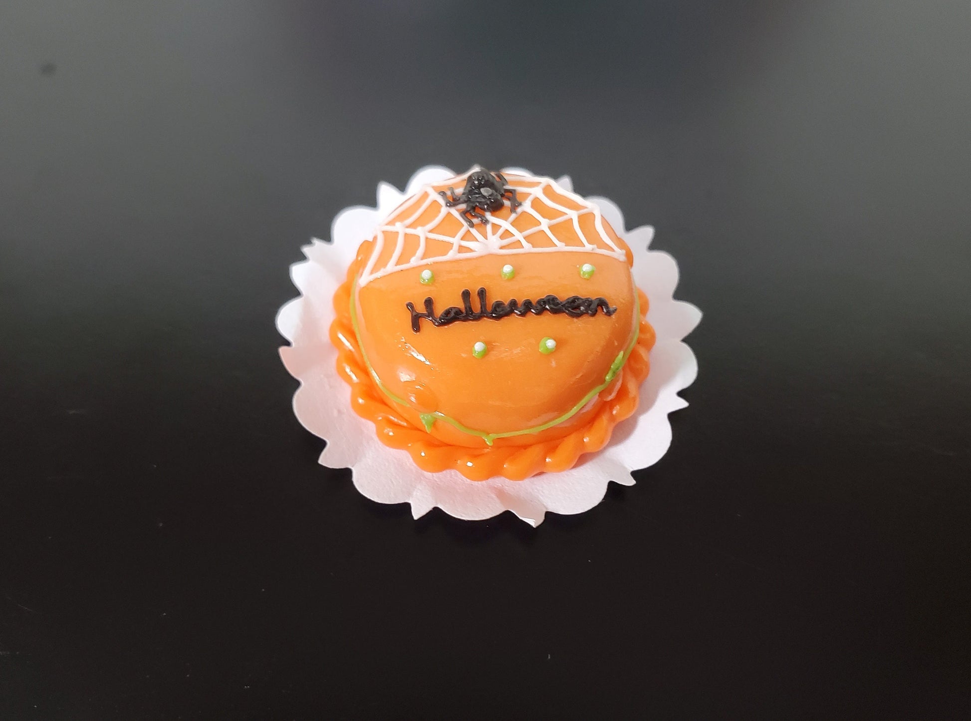 Dollhouse Halloween Cake with Spider & Web Round 1:12 Miniature Orange & White