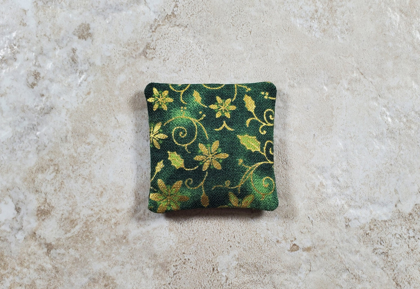 Dollhouse Miniature Christmas Green Poinsettia 1:12 Scale 1 1/2"