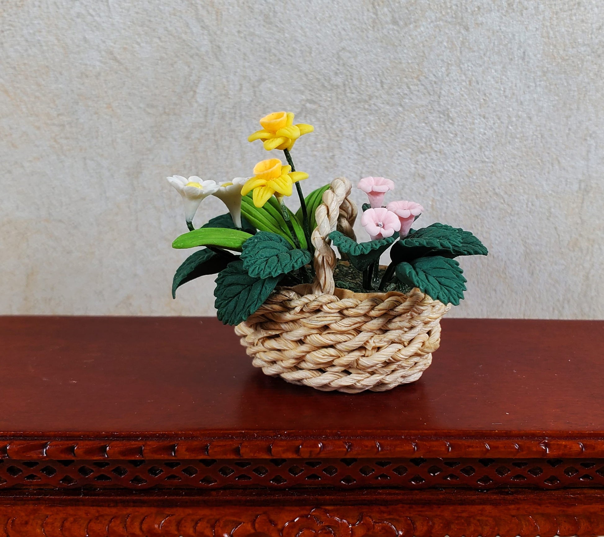 Dollhouse Assorted Spring Flowers in a Natural Fiber Basket 1:12 Scale Miniature