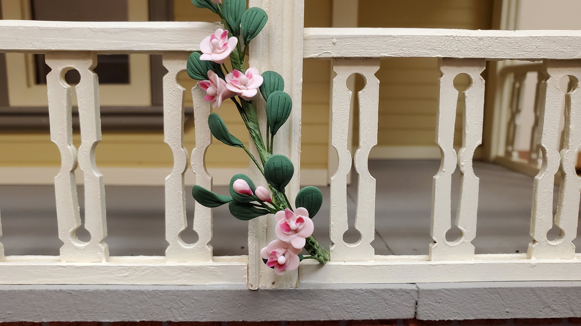 Dollhouse Trailing Pink Camelia Vine 1:12 Scale Miniature Garden Plants Decor