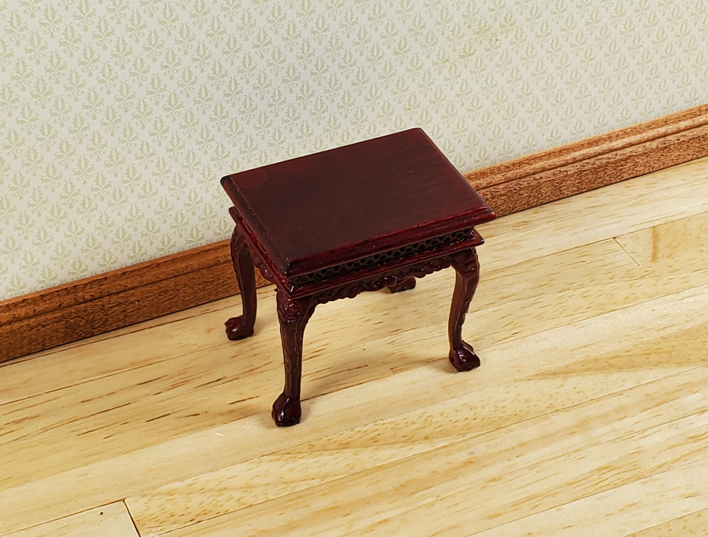 Dollhouse Fancy Side Table Mahogany Finish 1:12 Scale by Hansson Miniatures