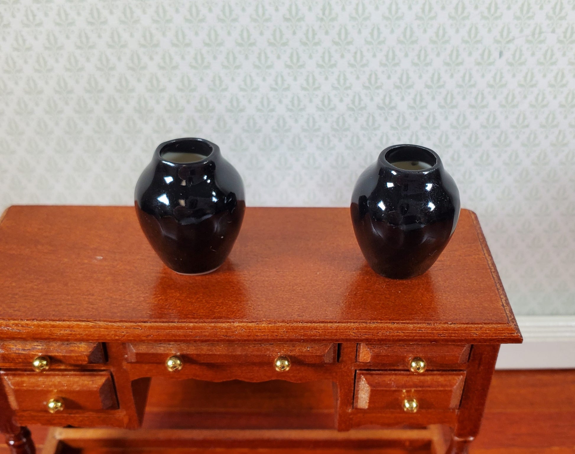 Dollhouse Black Ceramic Vase Set of 2 1:12 Scale Miniature