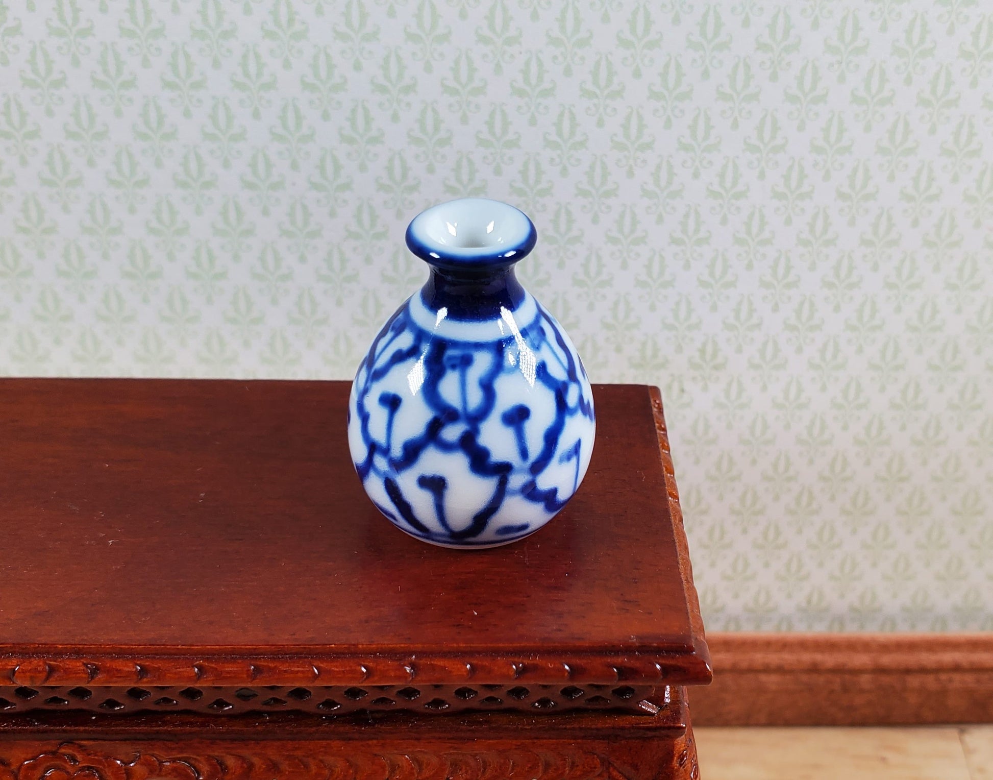 Dollhouse Large Pot Belly Vase Blue & White Patterned Ceramic 1:12 Scale Miniature 1"