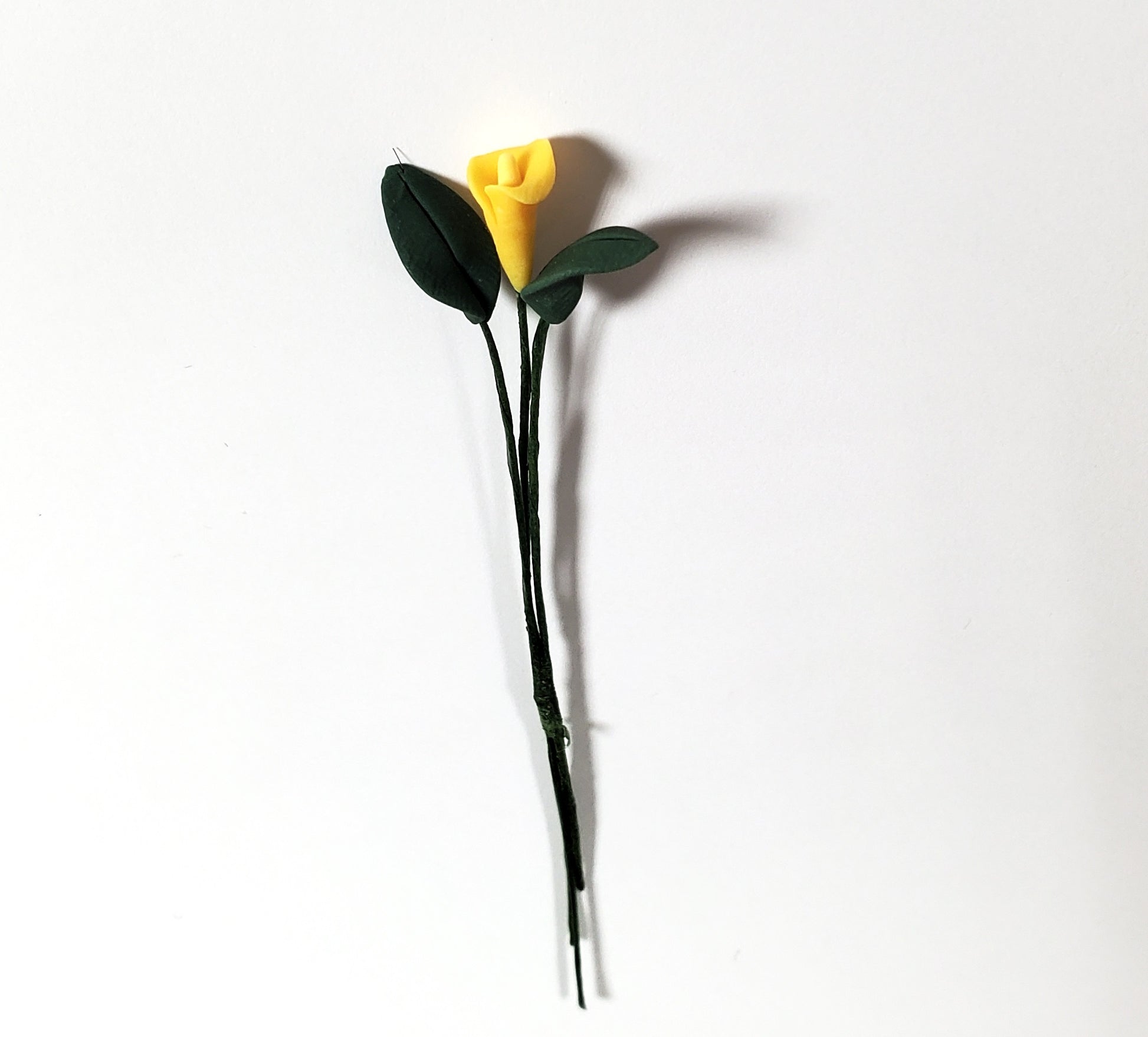 Dollhouse Yellow Calla Lily Single Stem with Foliage 1:12 Scale Miniature