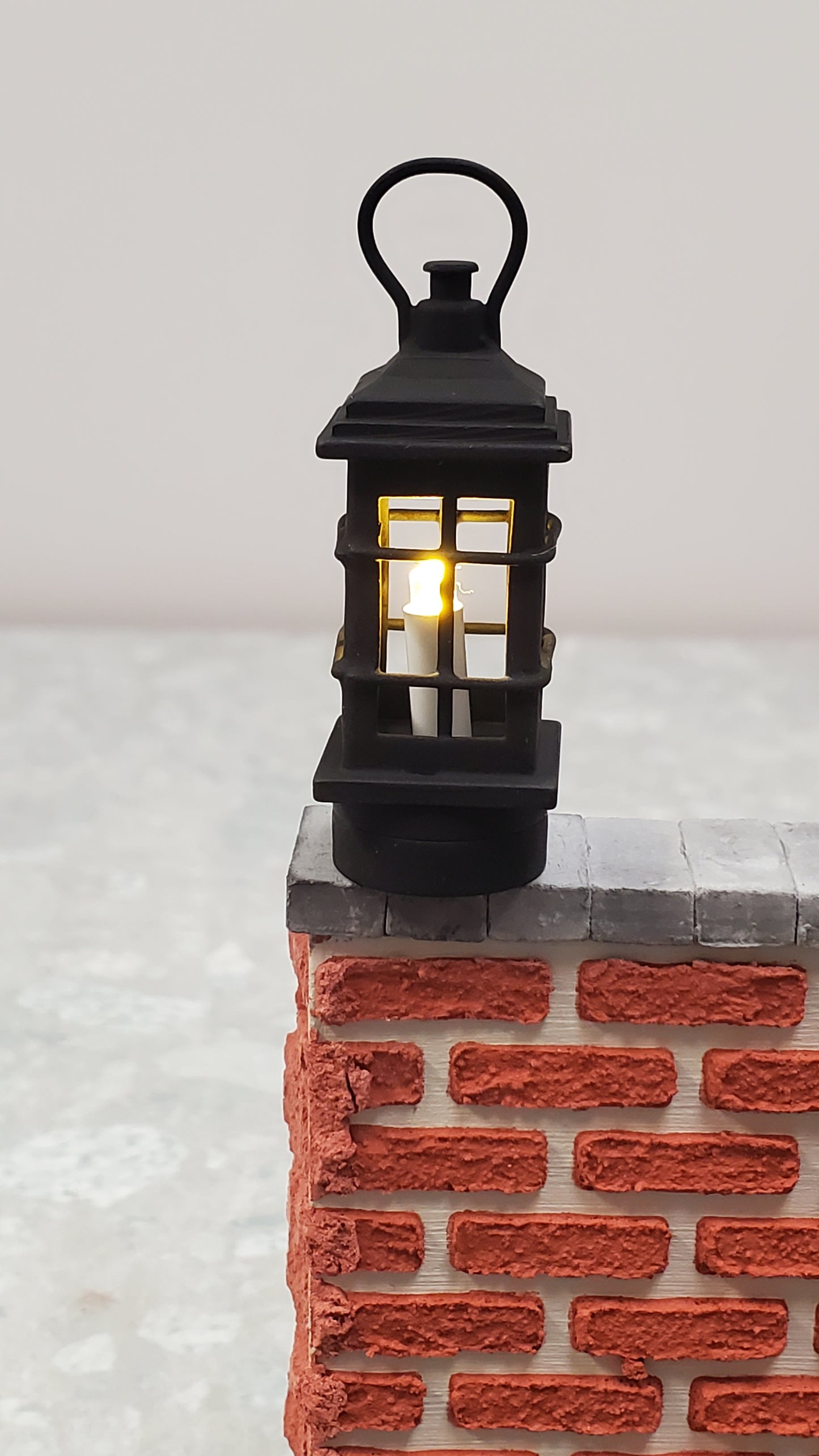 Dollhouse Black Lantern Lamp Wand Light Battery 1:12 Scale Metal Miniature