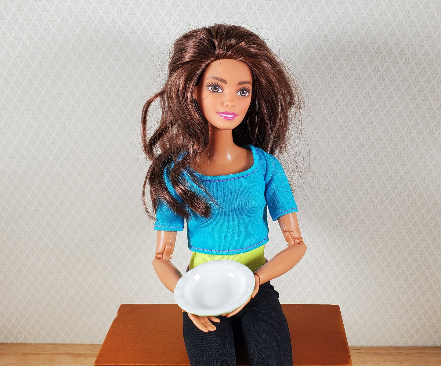 Dollhouse Pie Plate Ceramic Green 1:6 Scale Miniature Kitchen Accessory