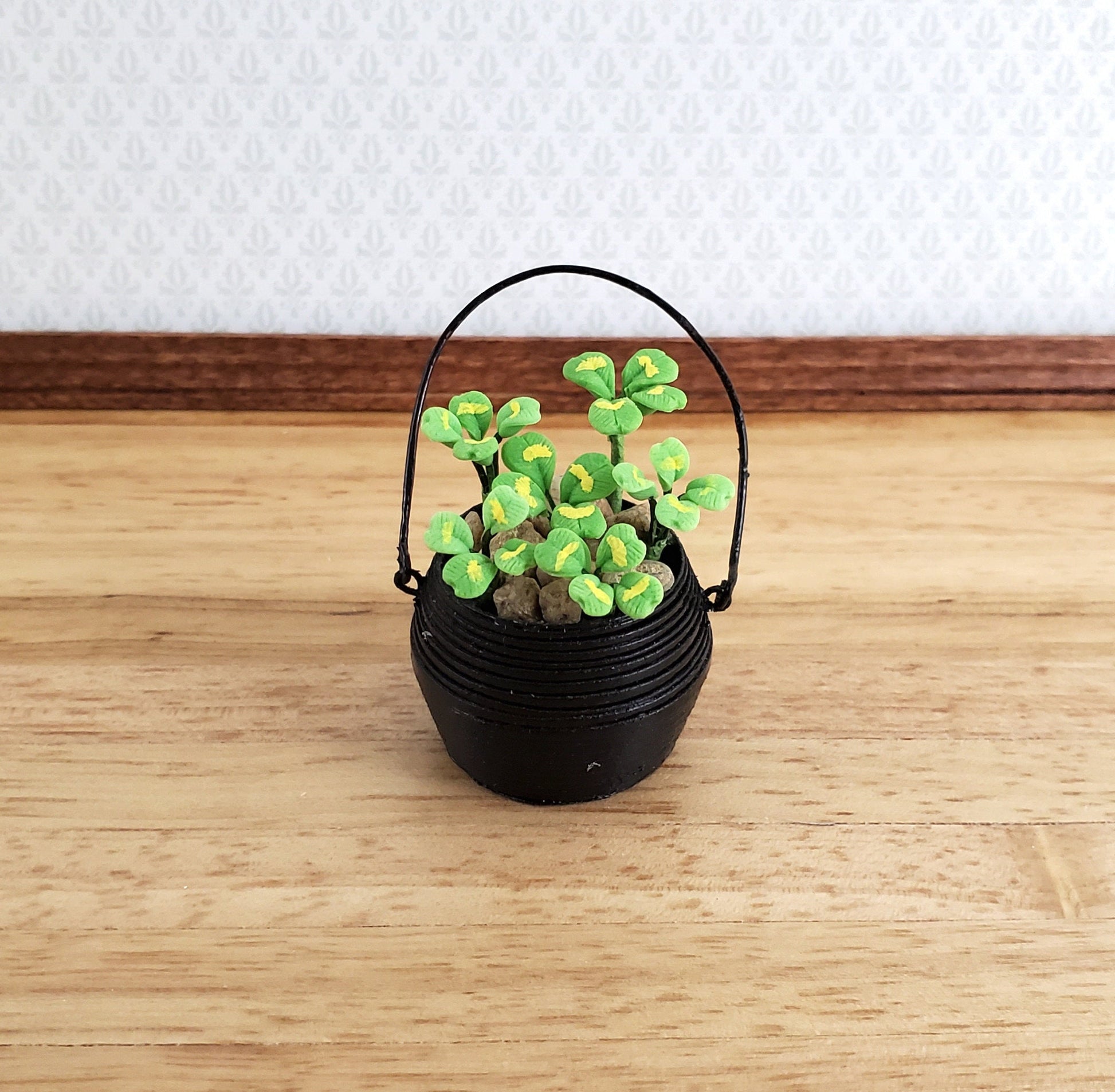 Miniature Clovers Shamrocks 4 Leaf in Cauldron Style Pot 1:12 Scale Dollhouse