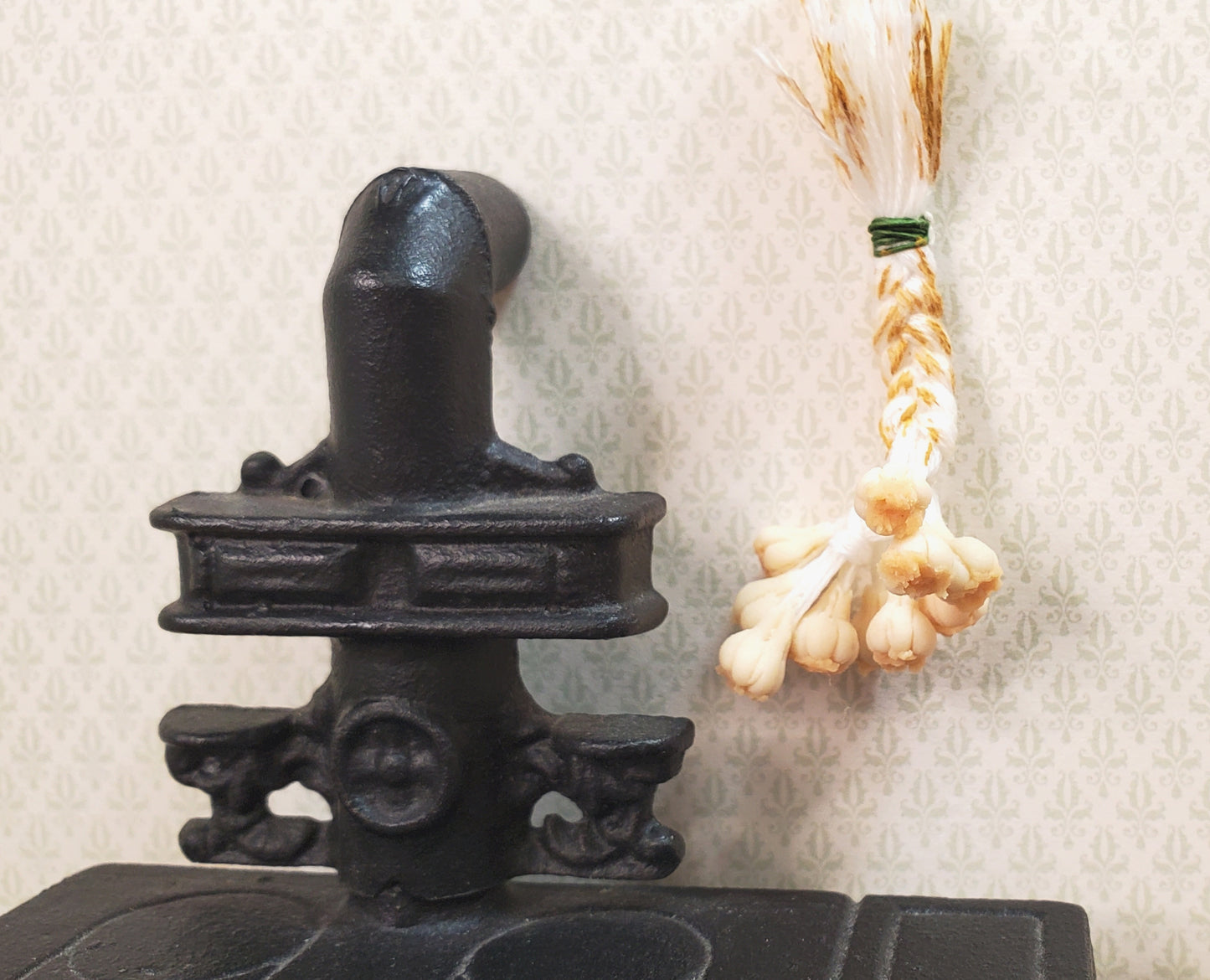 Dollhouse String of Garlic 1:12 Scale Miniature Food Kitchen Grocery