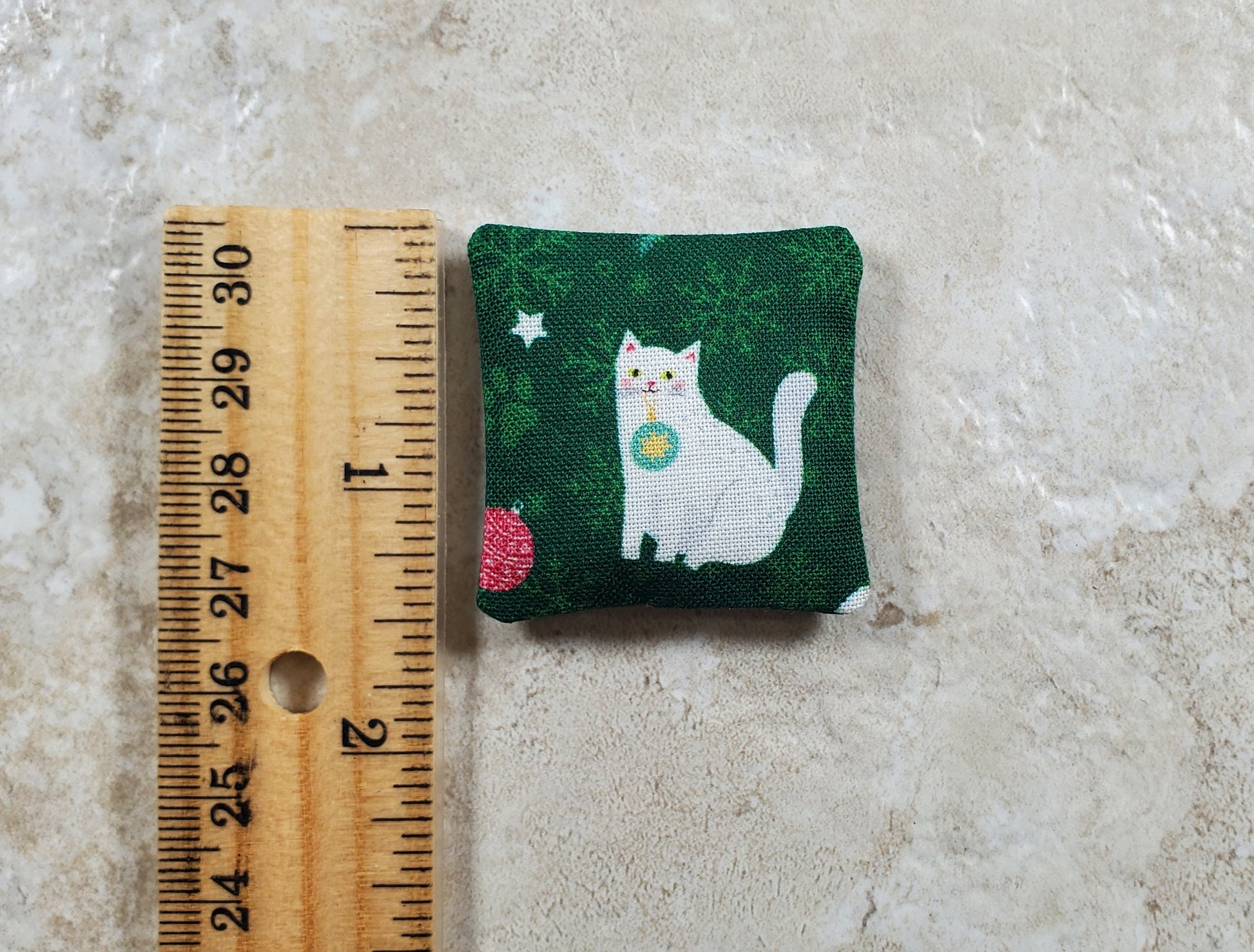 Dollhouse Miniature Christmas Cat Green Handmade 1:12 Scale 1 1/2"