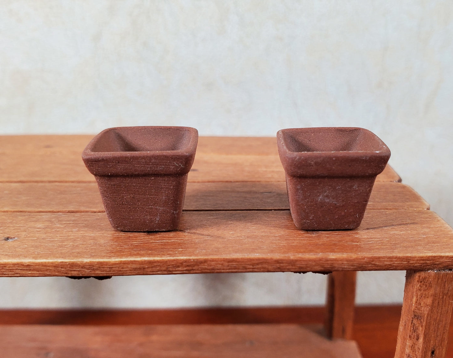 Dollhouse Square Terra Cotta Planters Set of 2 1:12 Scale Dollhouse Miniature