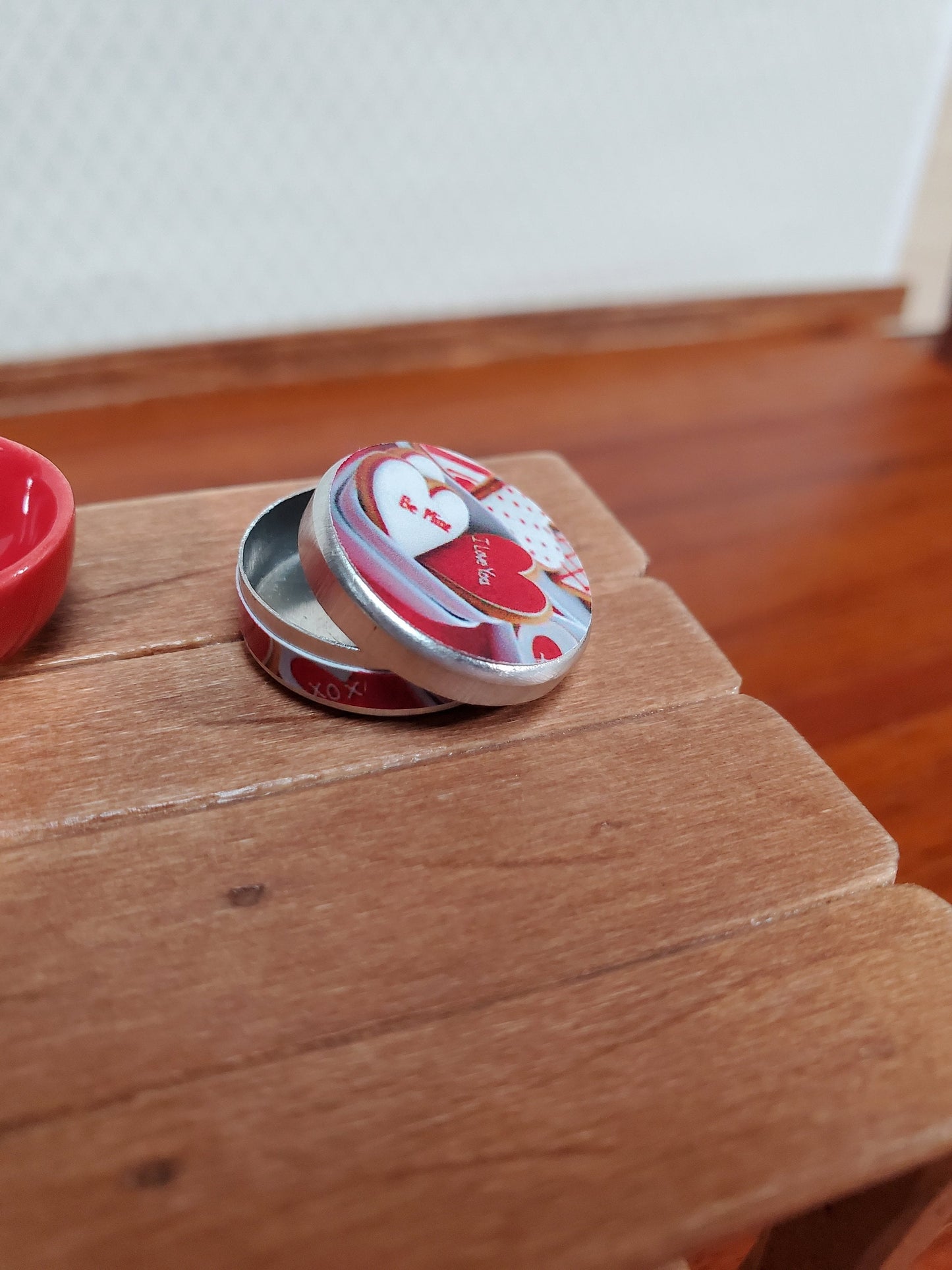 Dollhouse Cookie Tin Valentine Hearts Theme Removable Lid 1:12 Scale Miniature