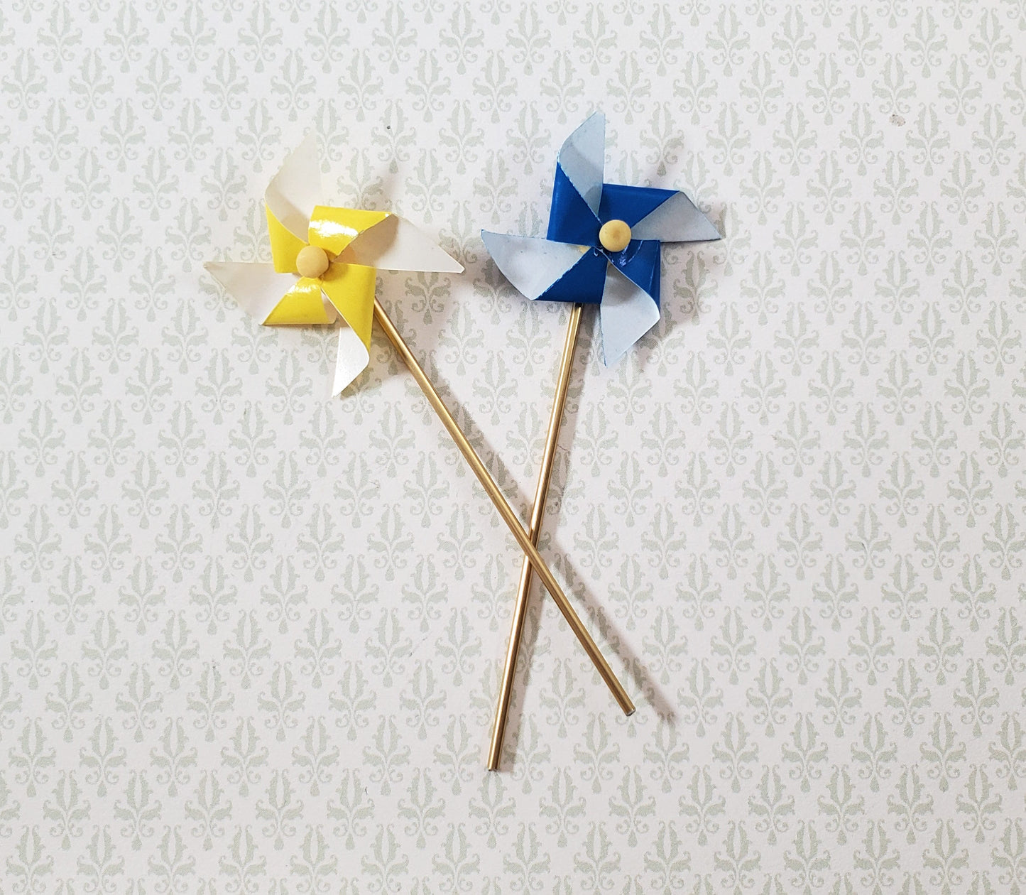 Dollhouse Toy Pinwheels Set of 2 Garden Windmills 1:12 Scale Miniatures