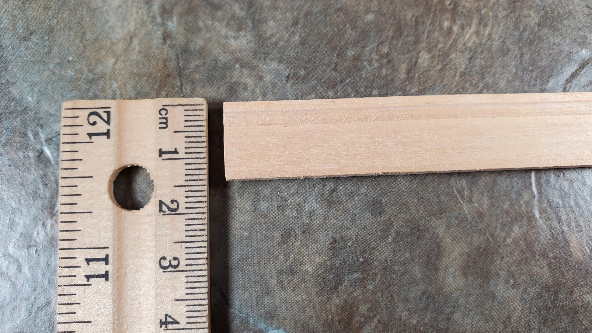 Dollhouse Baseboard Molding 9/16" x 18" long 5 pcs 1:12 Scale Miniature Skirting