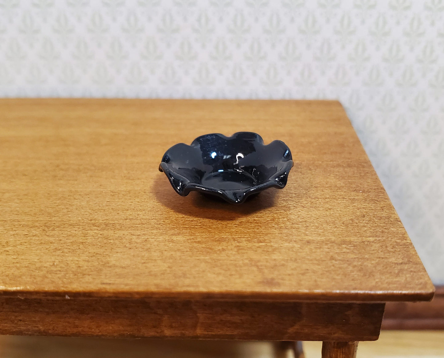 Dollhouse Black Decorative Bowl Curvy Sides 1:12 Scale Miniature