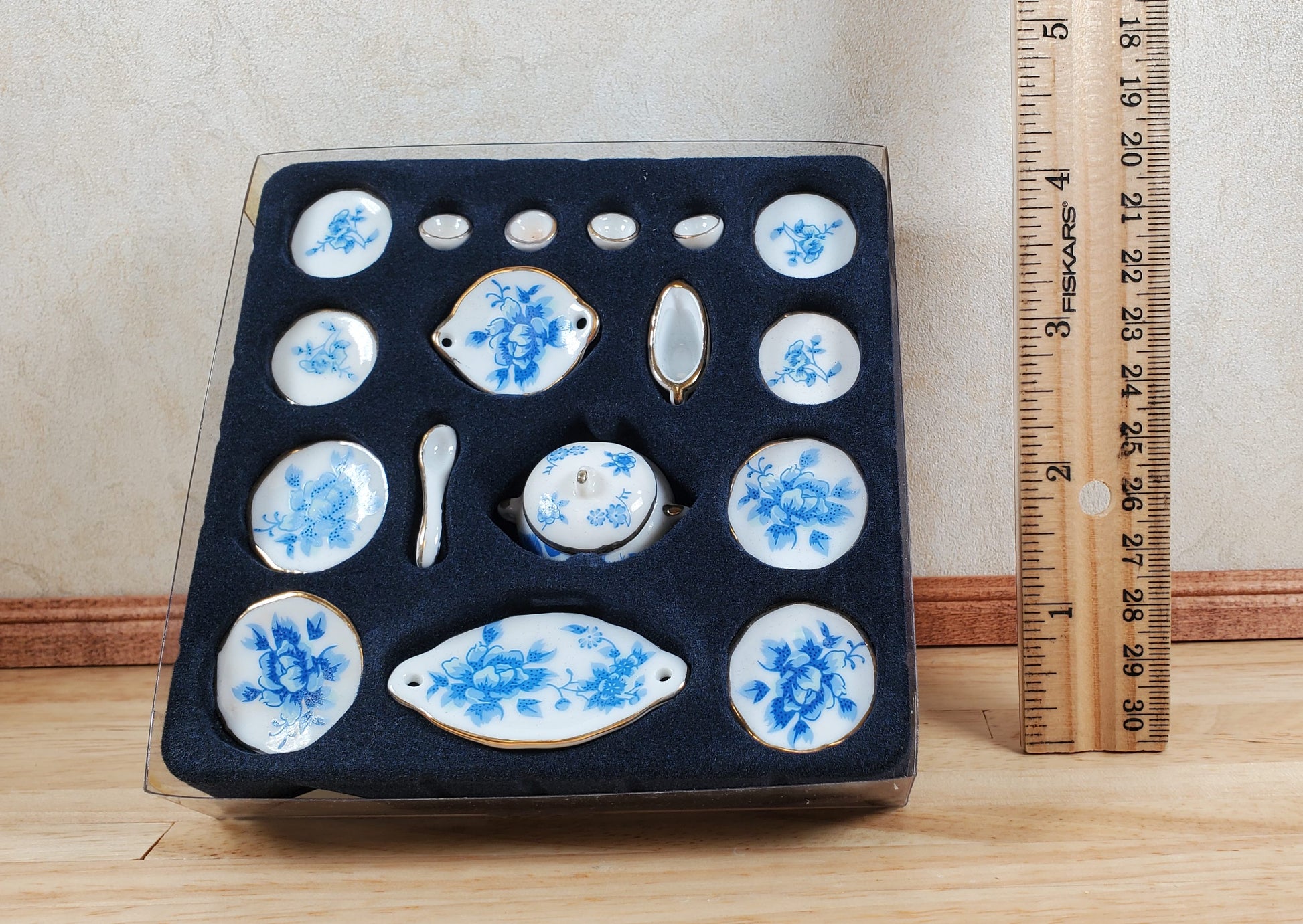 Dollhouse Dinner Set Plates Tureen Ceramic Blue Floral 1:12 Scale Miniature