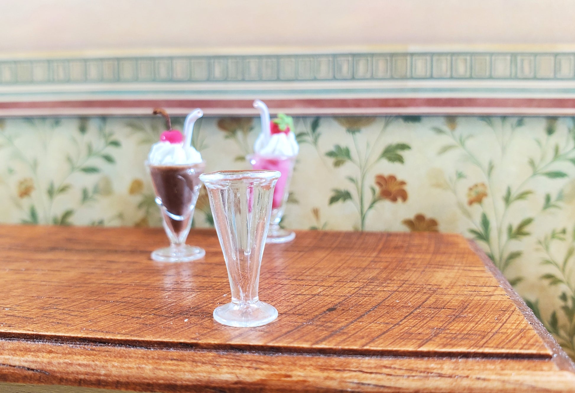 Dollhouse Milkshake Glass 1:12 Scale Miniature Kitchen Dining Drinks