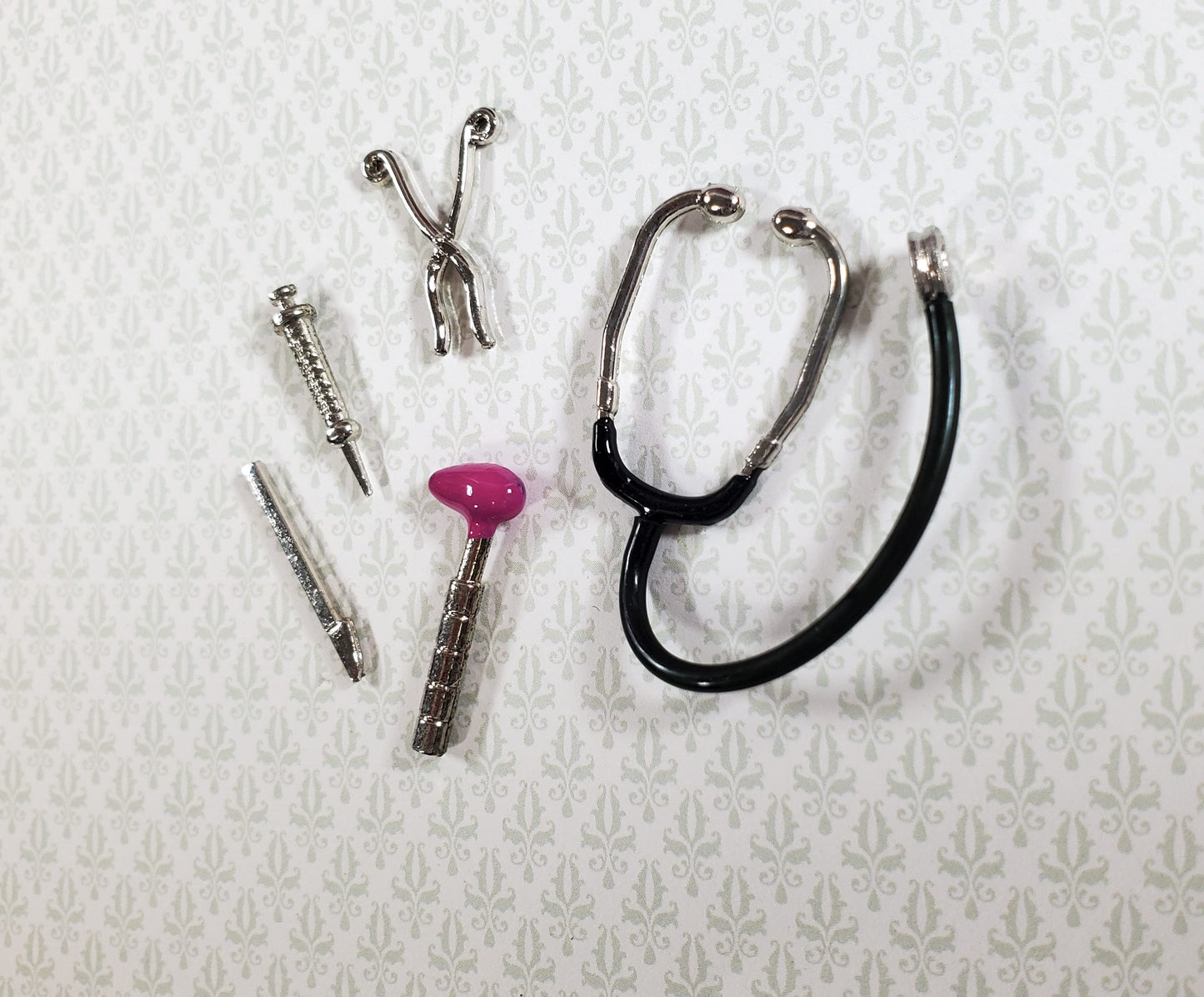 Dollhouse Tiny Medical Surgical Instruments 5 Pieces Metal Miniatures 1:12 Scale