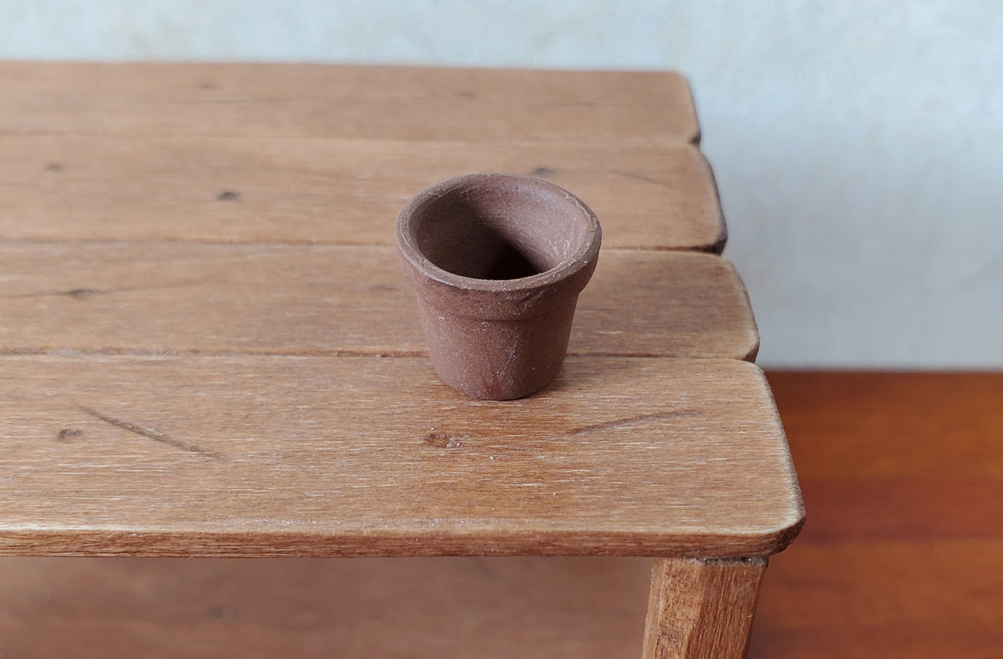 Dollhouse Small Darker Color Terra Cotta Pot 1:12 Scale Miniature