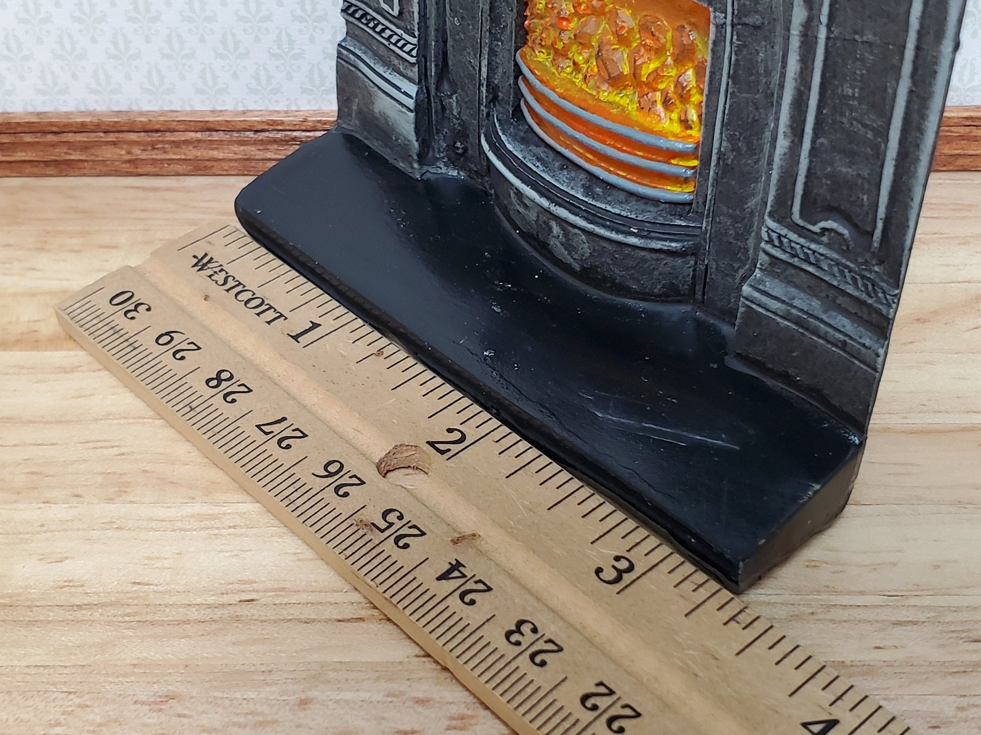 Dollhouse Corner Fireplace with Fire Black Resin 1:12 Scale Miniature Furniture