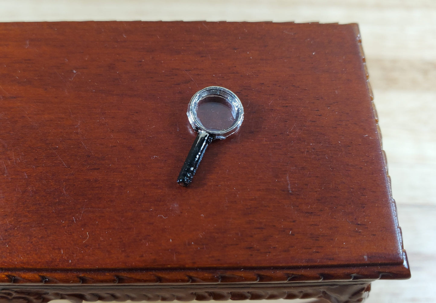 Dollhouse Handheld Magnifying Glass 1:12 Scale Miniature Accessory