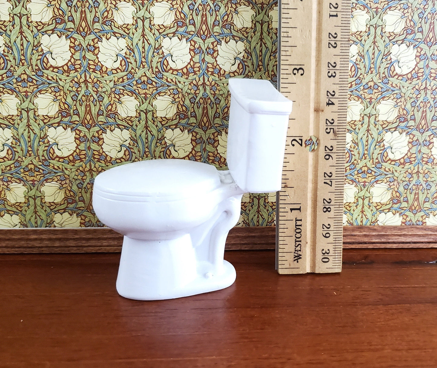 Dollhouse Resin 3 Piece Bathroom Set Tub Toilet Sink All White 1:12 Scale Houseworks