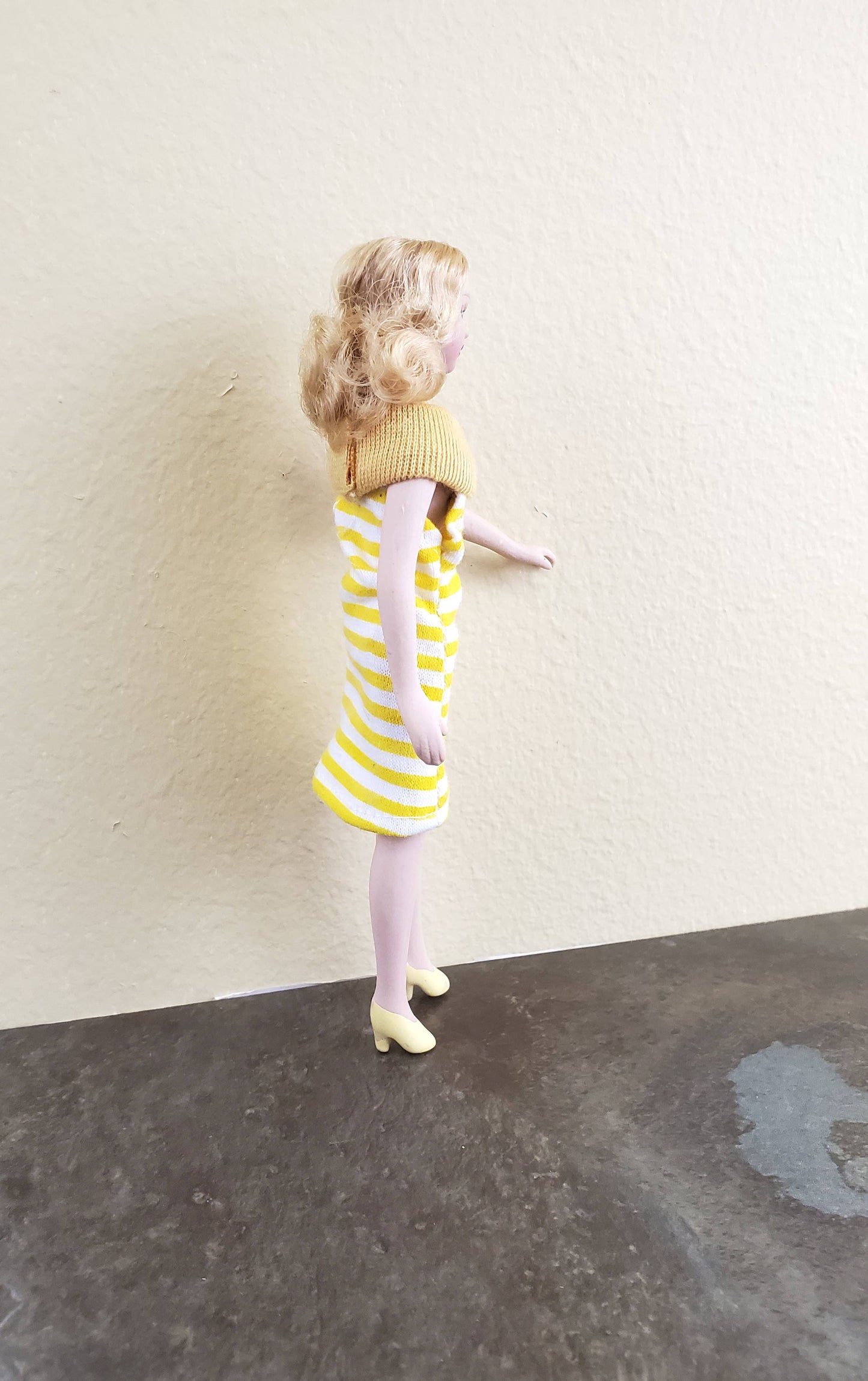 Dollhouse Miniature Porcelain Doll Modern Female Mom 1960s 1:12 Scale Woman