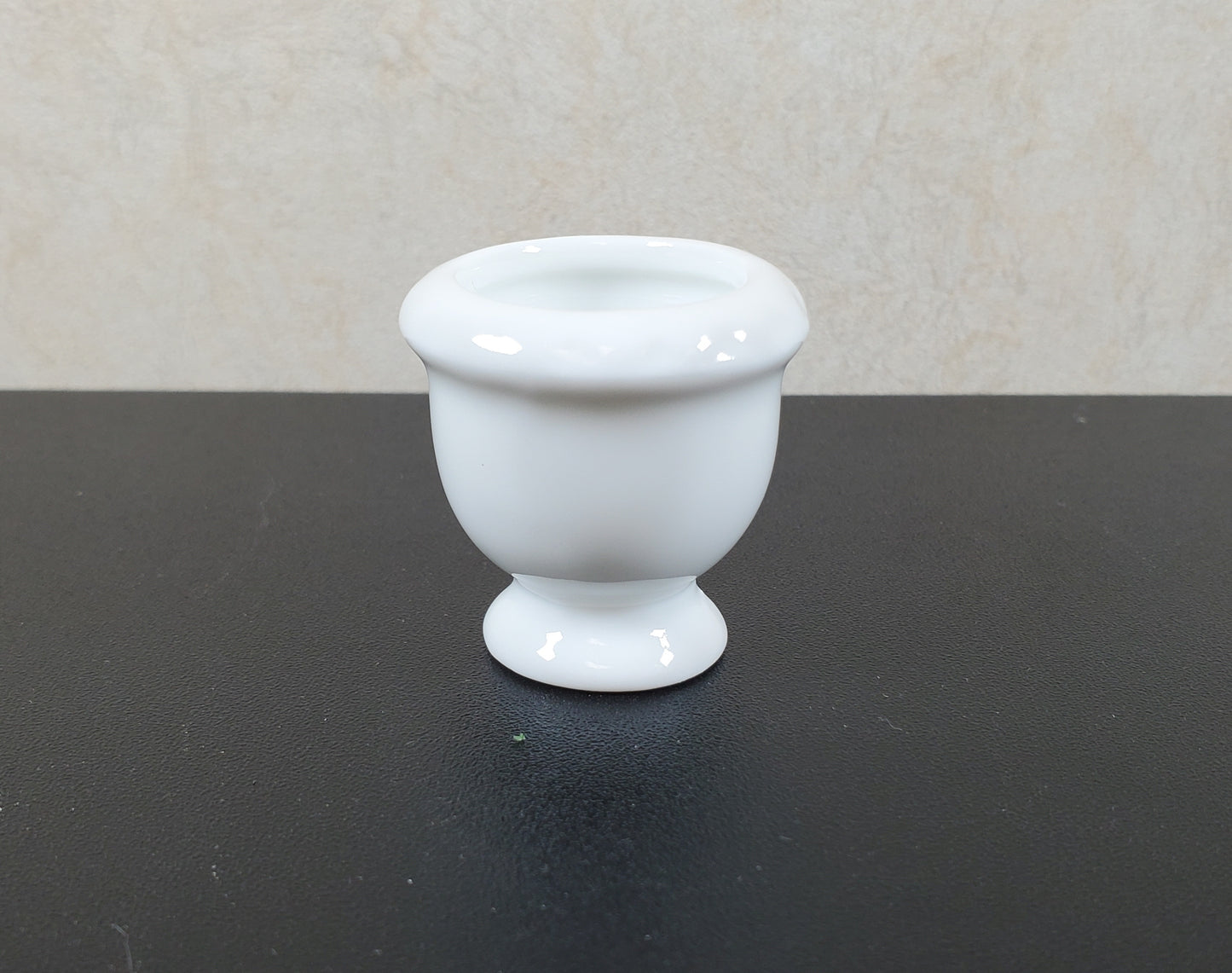 Dollhouse Large White Ceramic Urn Planter 1:12 Scale Miniature