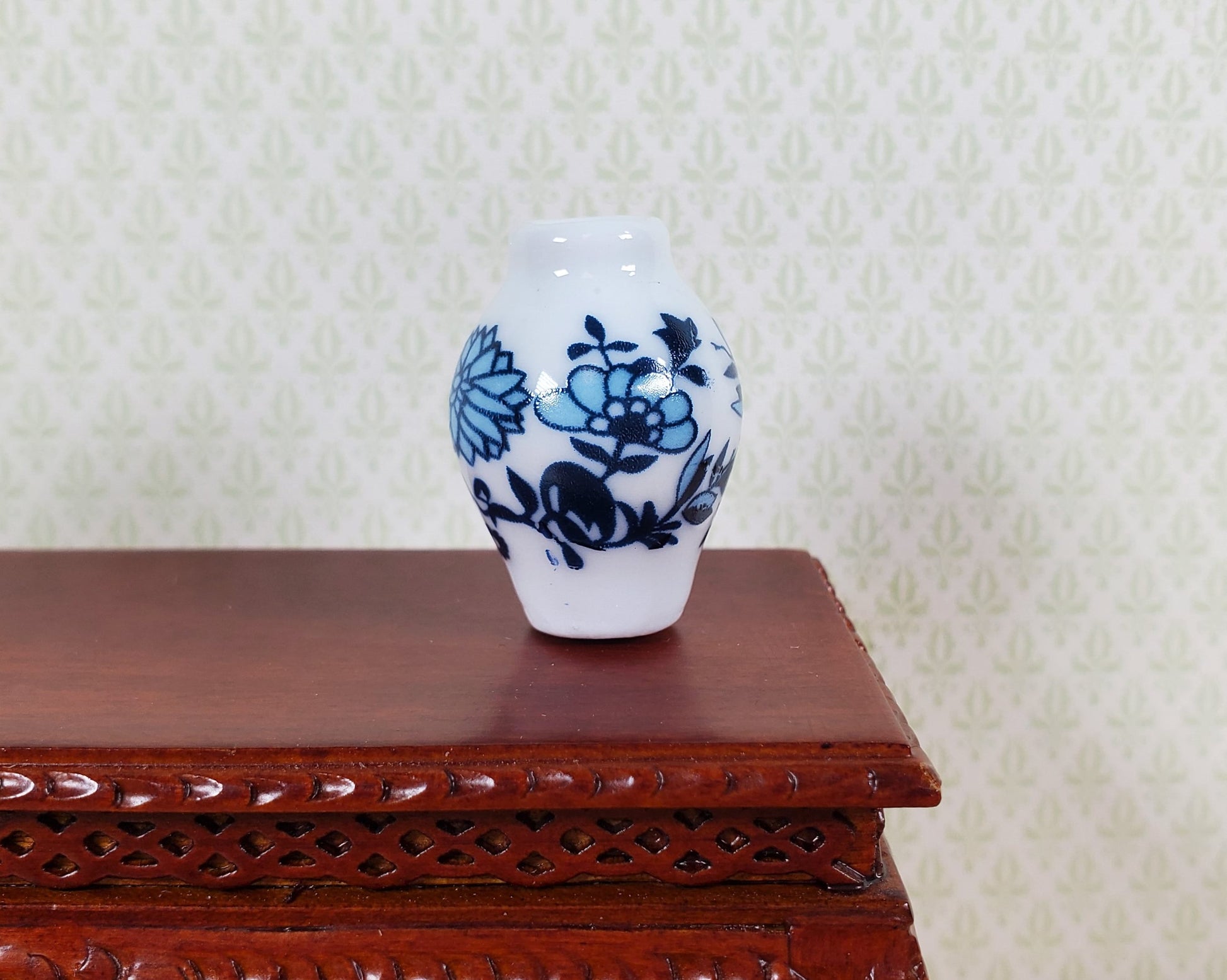 Dollhouse Large Ceramic Vase Blue & White Floral 1:12 Scale Miniature