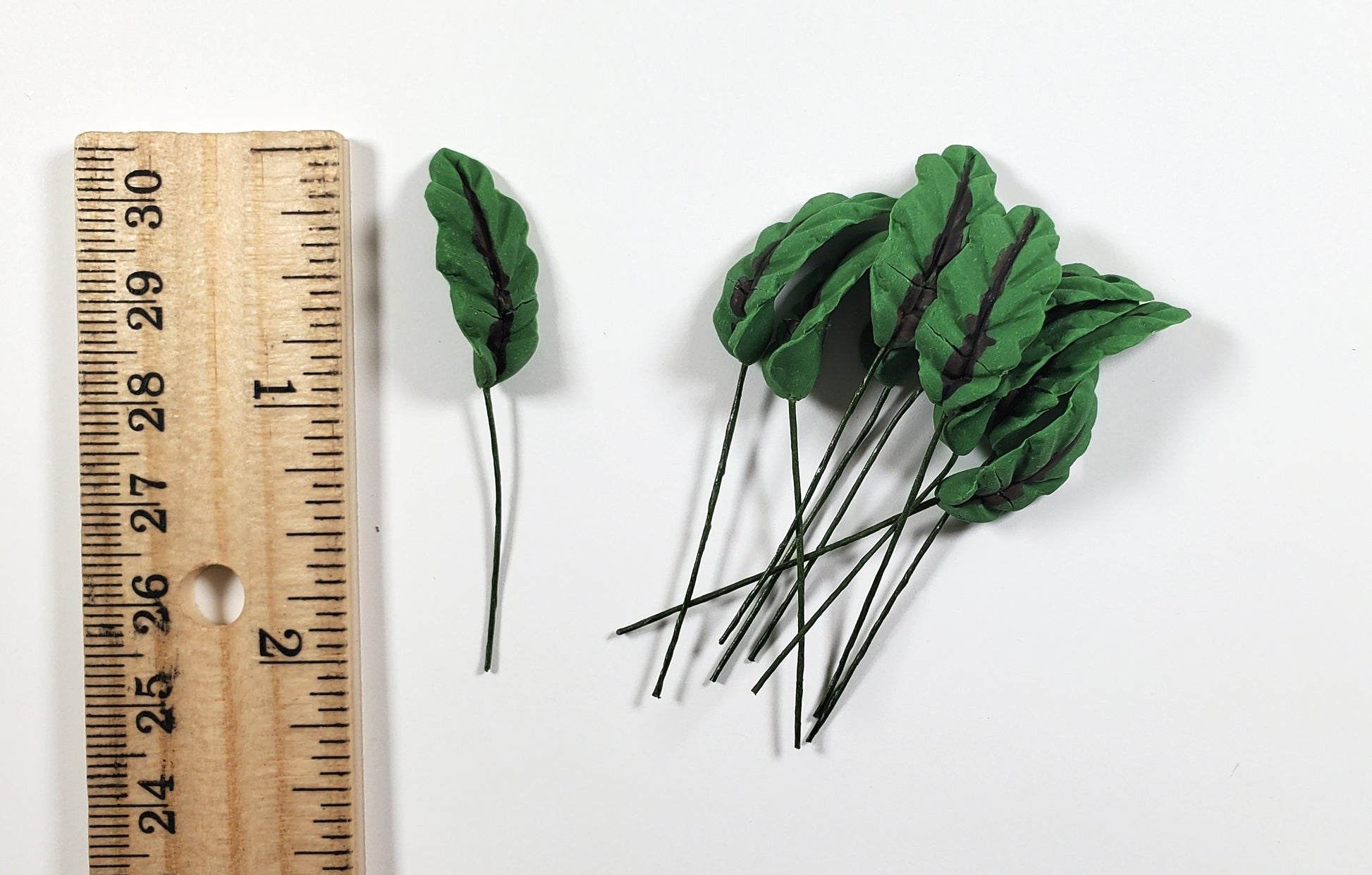 Dollhouse Large Broad Green Leaves Long Stem Set of 10 1:12 Scale Miniature