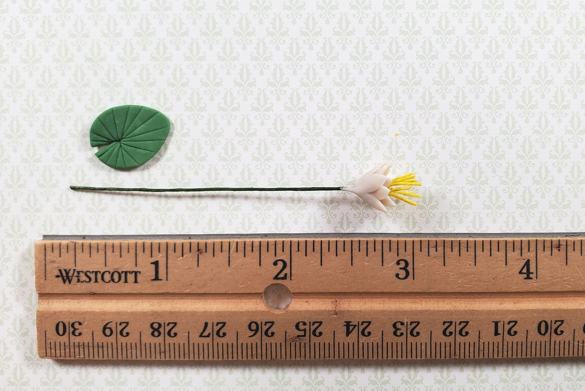 Dollhouse White Water Lily with Lily Pad Long Stem 1:12 Scale Miniature
