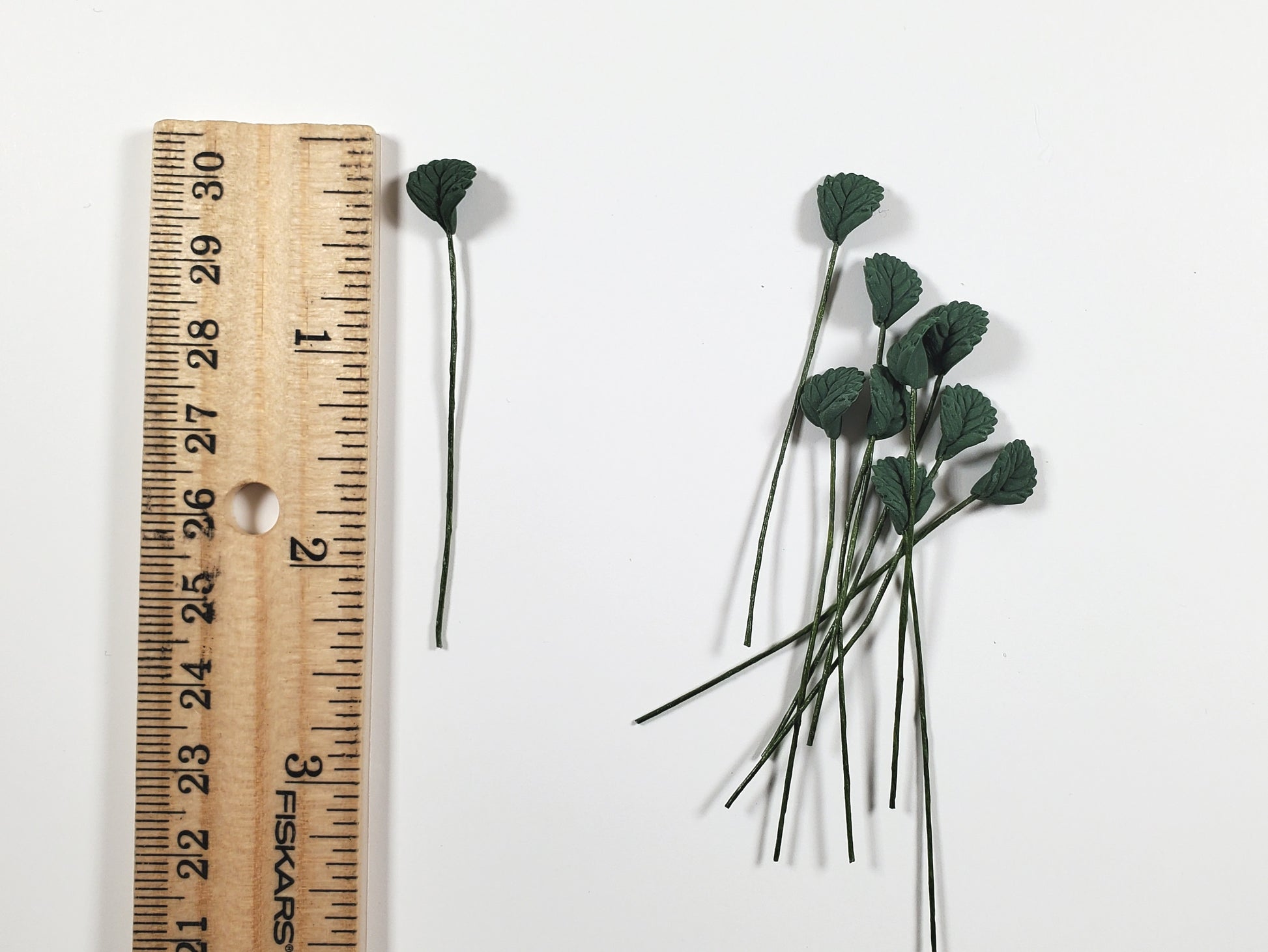 Dollhouse Dark Green Serrated Leaves Long Stem Set of 10 1:12 Scale Miniature