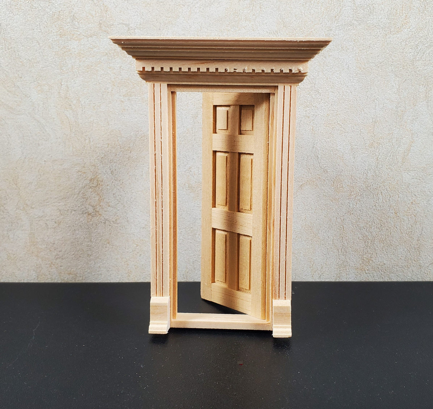 Dollhouse HALF SCALE 1:24 Exterior Yorktown Door Wood HWH6014 Houseworks