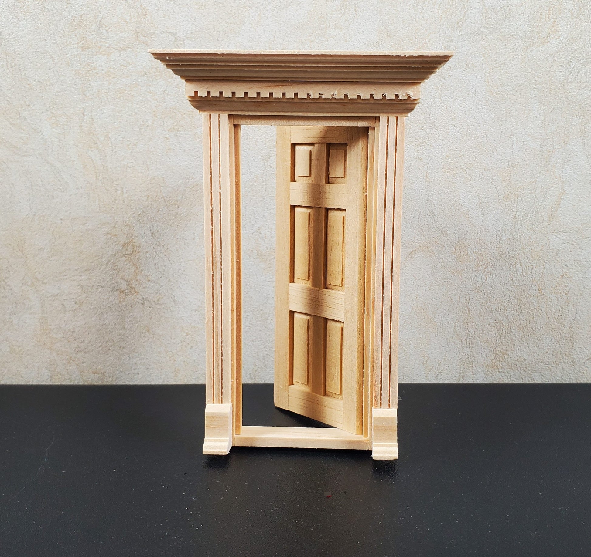 Dollhouse HALF SCALE 1:24 Exterior Yorktown Door Wood HWH6014 Houseworks