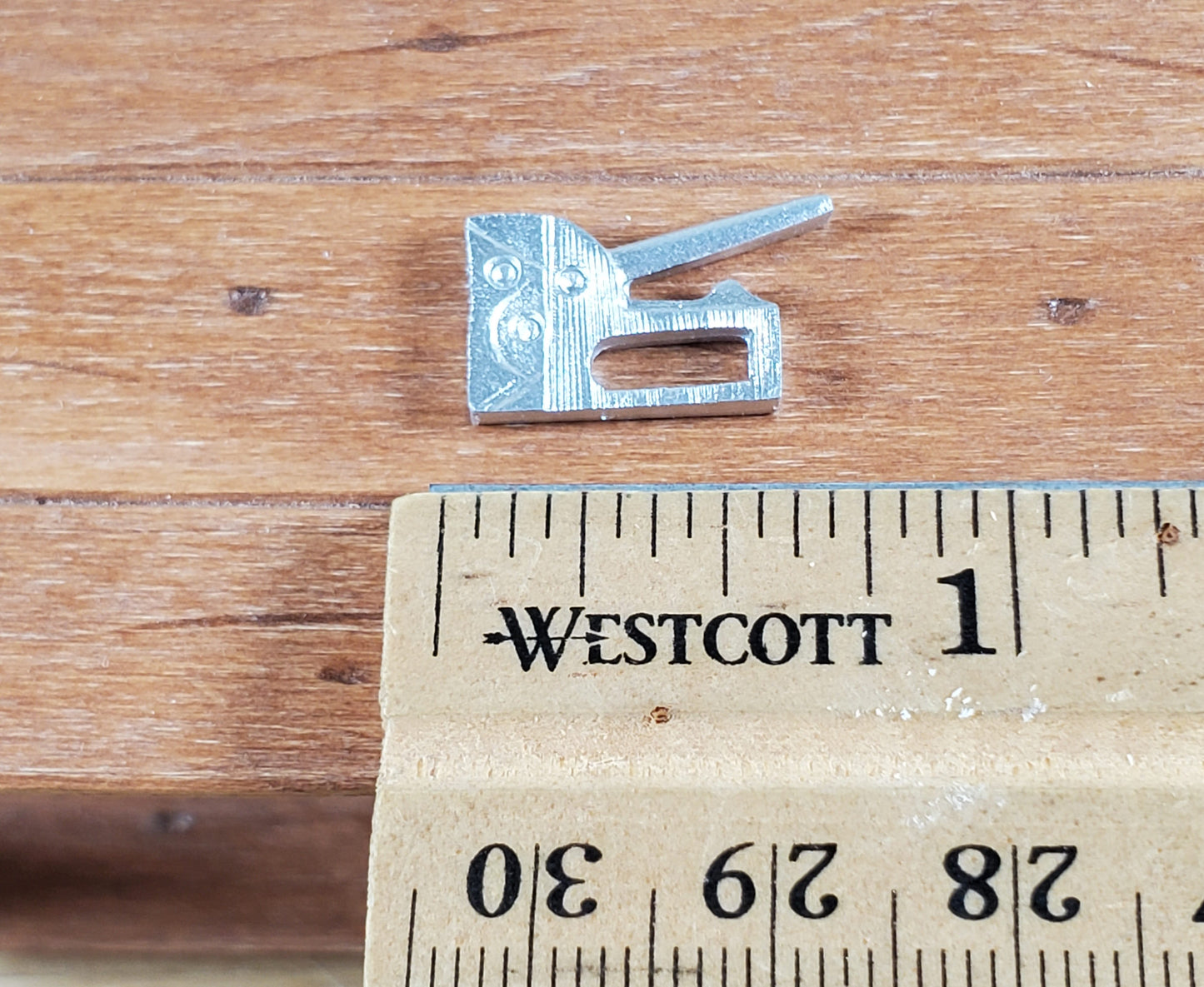 Dollhouse Staple Gun Metal Miniature Tool Accessory 1:12 Sale Stapler