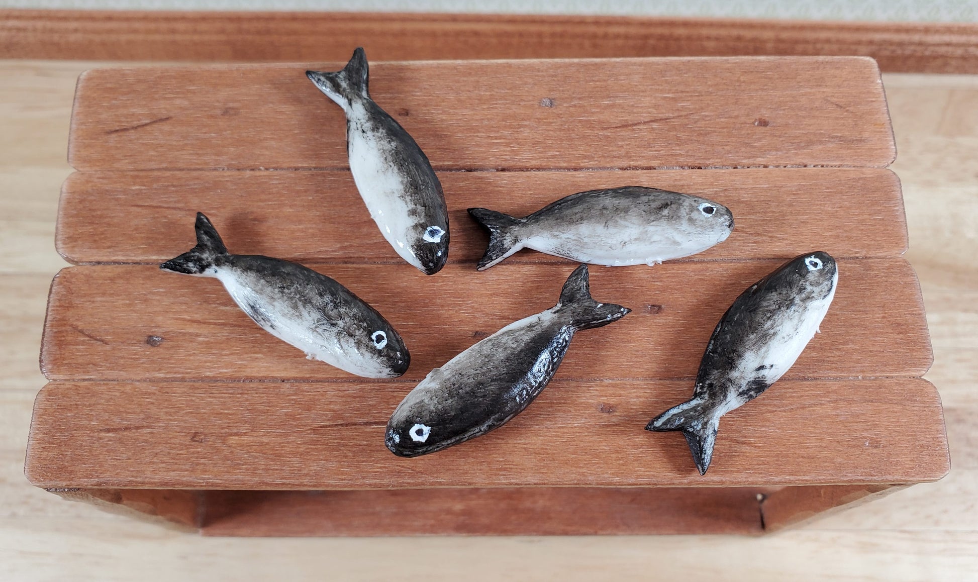 Miniature Fish Set of 5 for Dollhouse Seafood Grocer Grocery Store 1 3/8"
