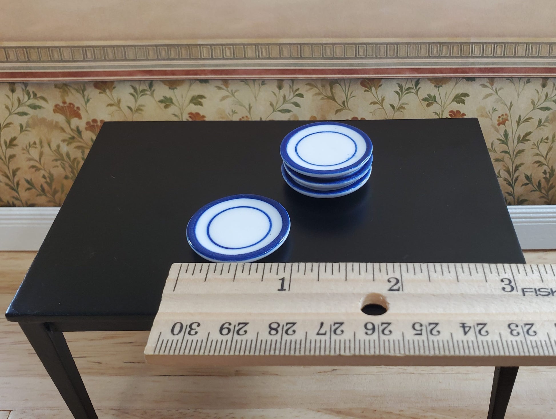 Dollhouse Ceramic Dinner Plates White with Blue Set of 4 1:12 Scale Miniatures