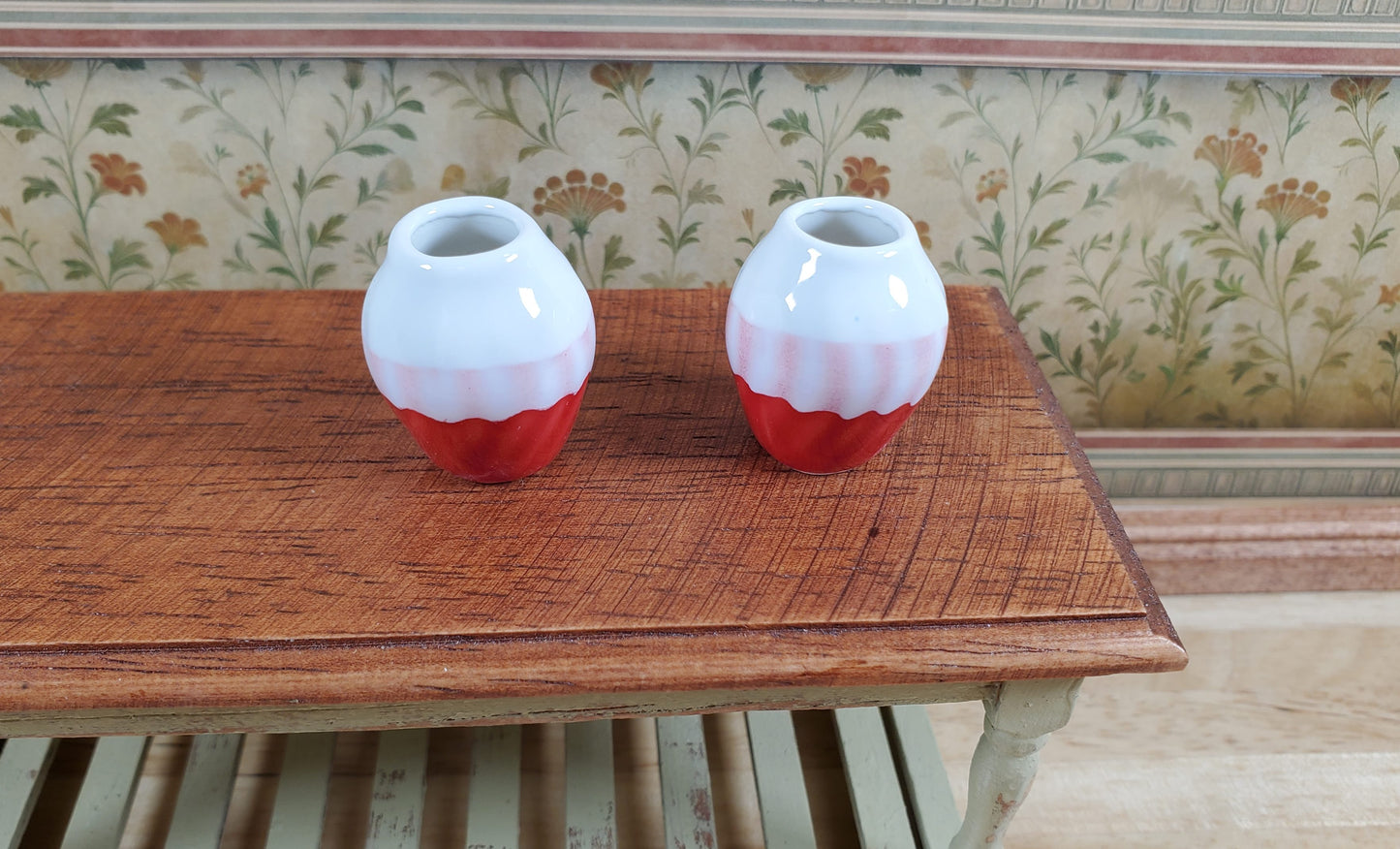 Dollhouse Large White Red Pink Swirl Patterned Ceramic Vase 1:12 Scale Miniature