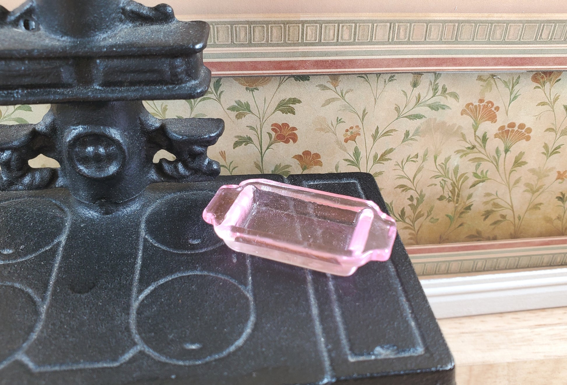 Dollhouse Light Pink Glass Casserole Baking Dish with Handles 1:12 Scale