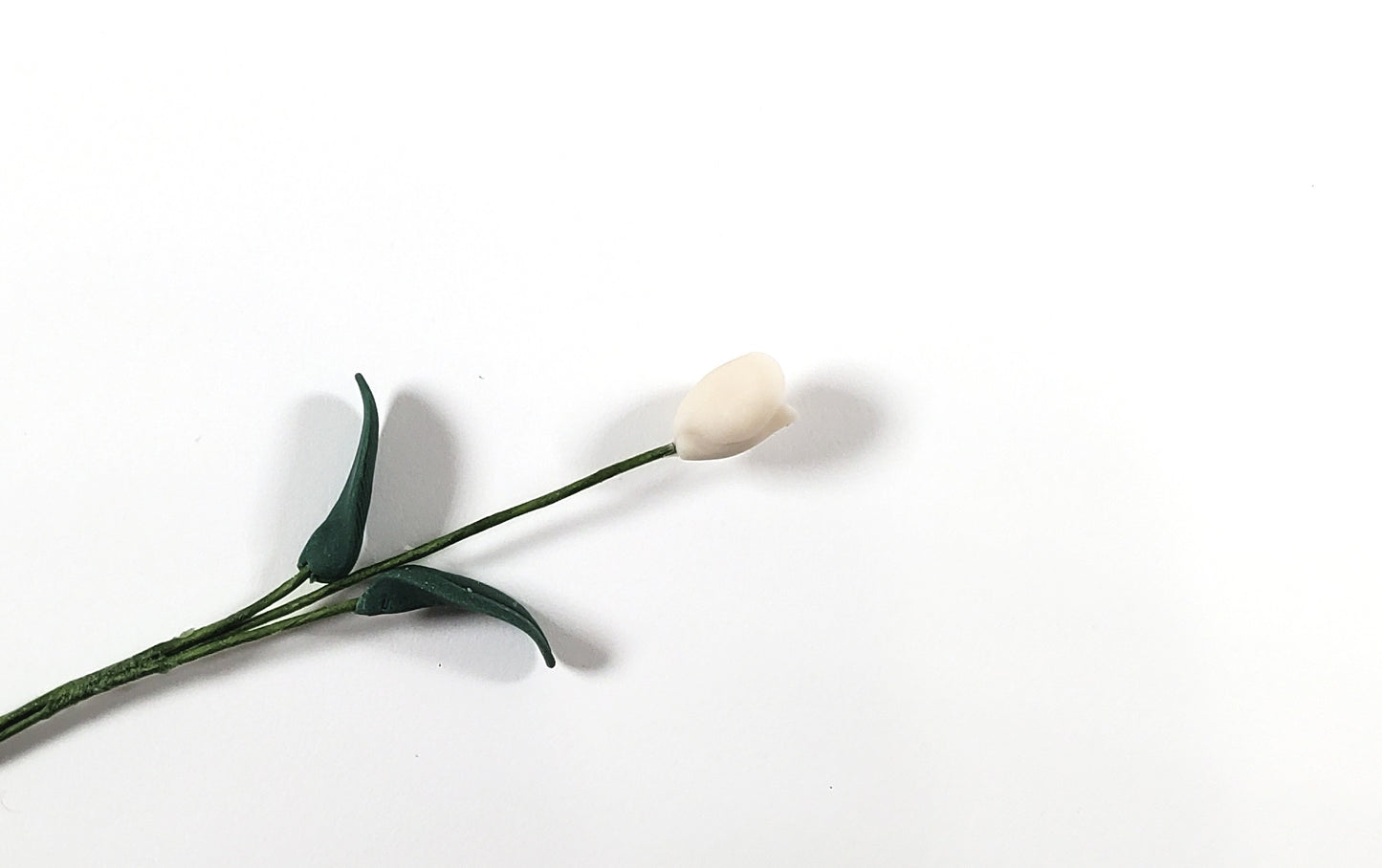 Dollhouse White Tulip Single Stem with Foliage Extra Long 1:12 Scale Miniature