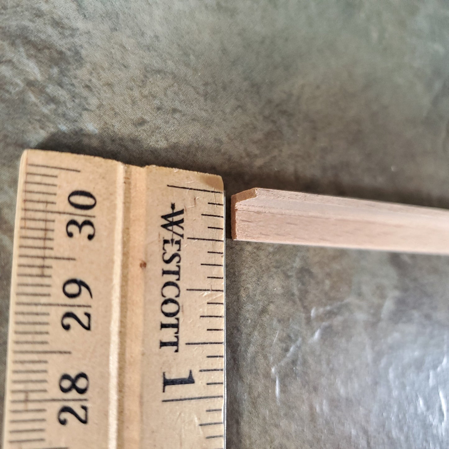 Dollhouse Corner Angle Trim Molding 1/4" x 1/4" x 18" long 1:12 Scale CLA77507