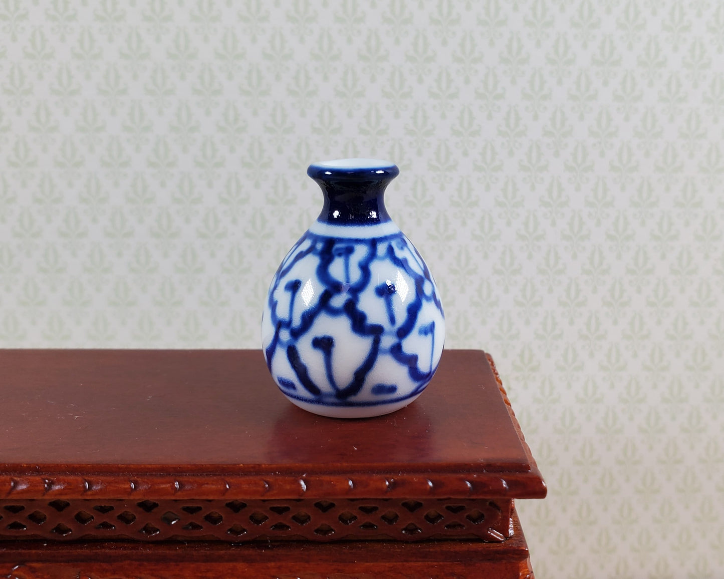 Dollhouse Large Pot Belly Vase Blue & White Patterned Ceramic 1:12 Scale Miniature 1"