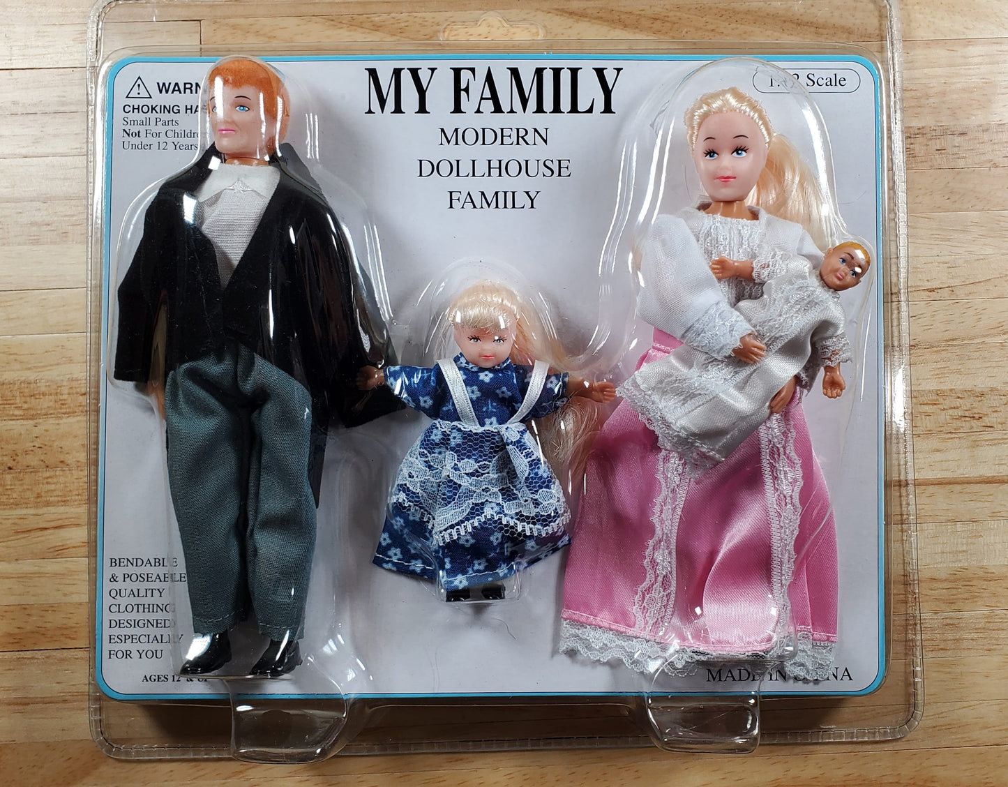 Dollhouse Victorian Family Dolls Dad Mom Daughter Baby Poseable 1:12 Scale