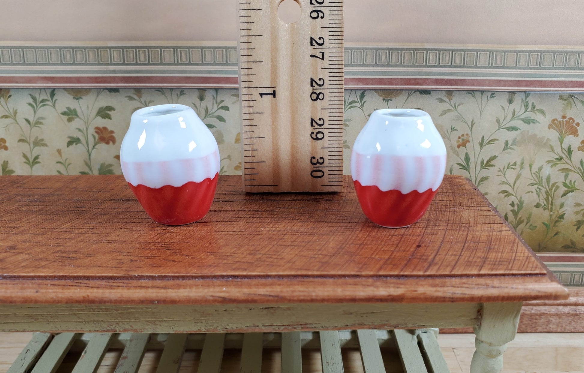 Dollhouse Large White Red Pink Swirl Patterned Ceramic Vase 1:12 Scale Miniature