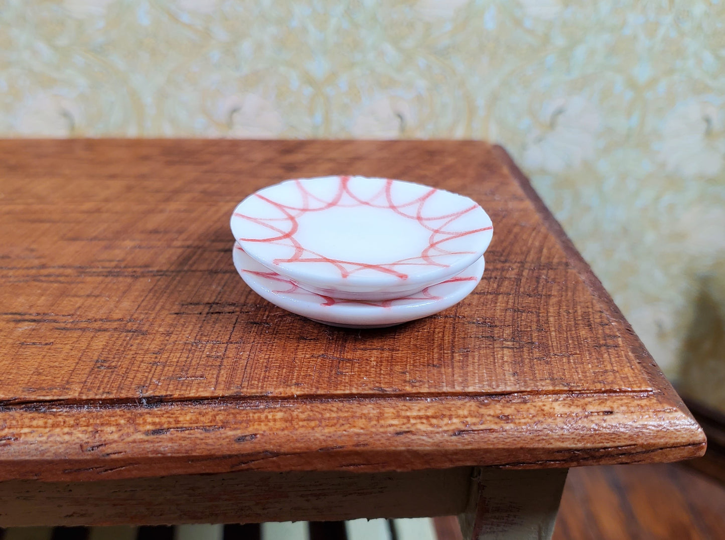 Dollhouse Red Design Porcelain Plates Set of 2 1:12 Scale Miniatures