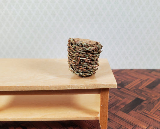 Dollhouse Small Round Natural Fiber Basket 1:12 Scale Miniature