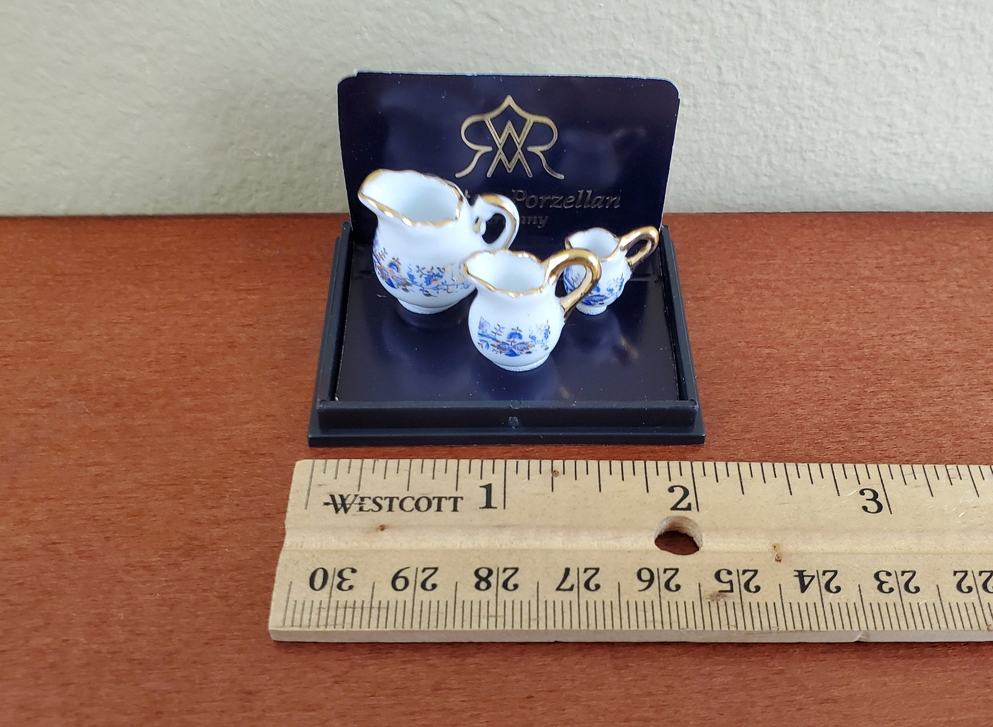 Dollhouse Pitchers x3 Reutter Porcelain 1:12 Scale Miniatures Blue Onion Pattern