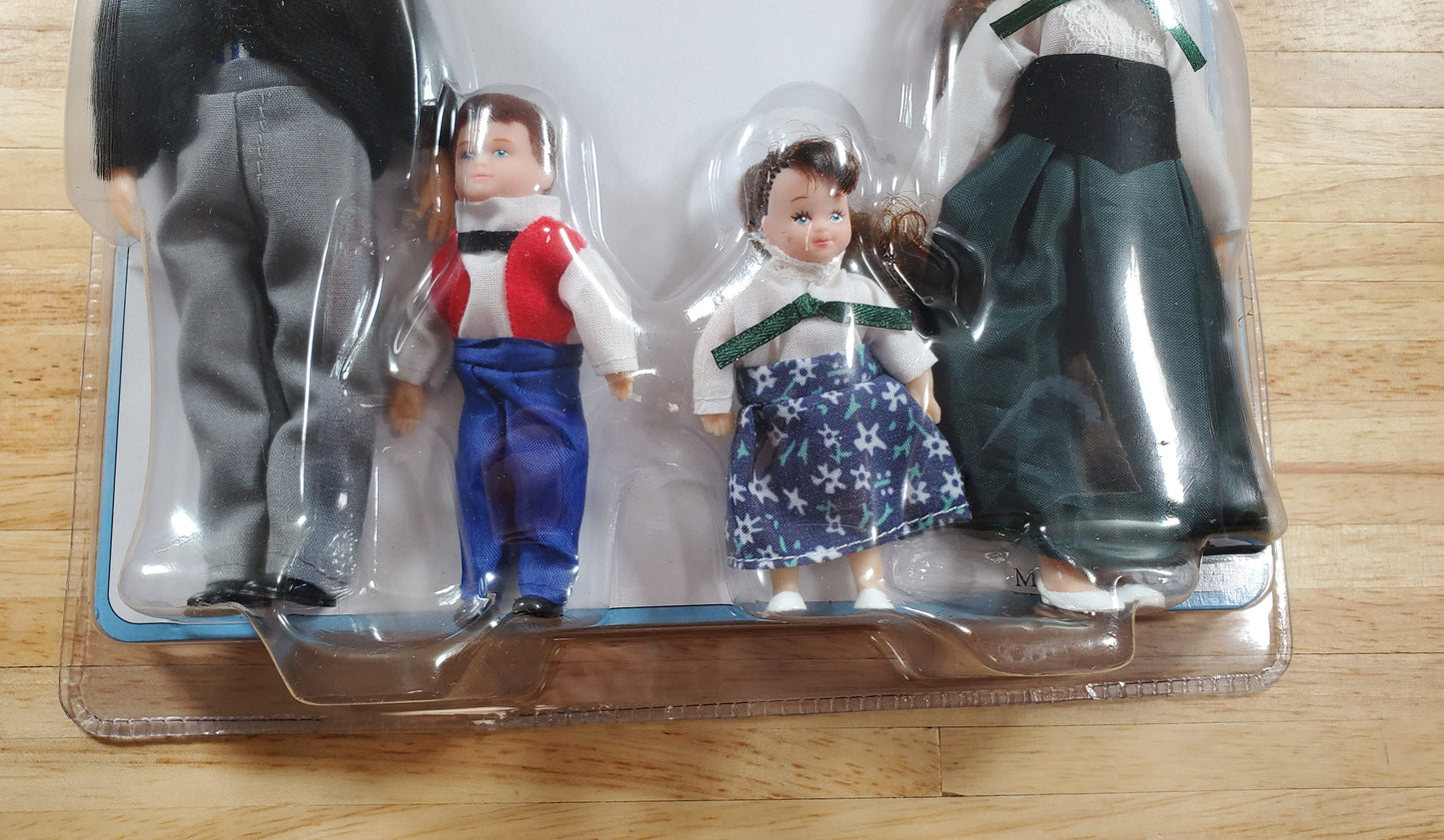Dollhouse Victorian Family Dolls Dad Mom Daughter Son Poseable 1:12 Scale