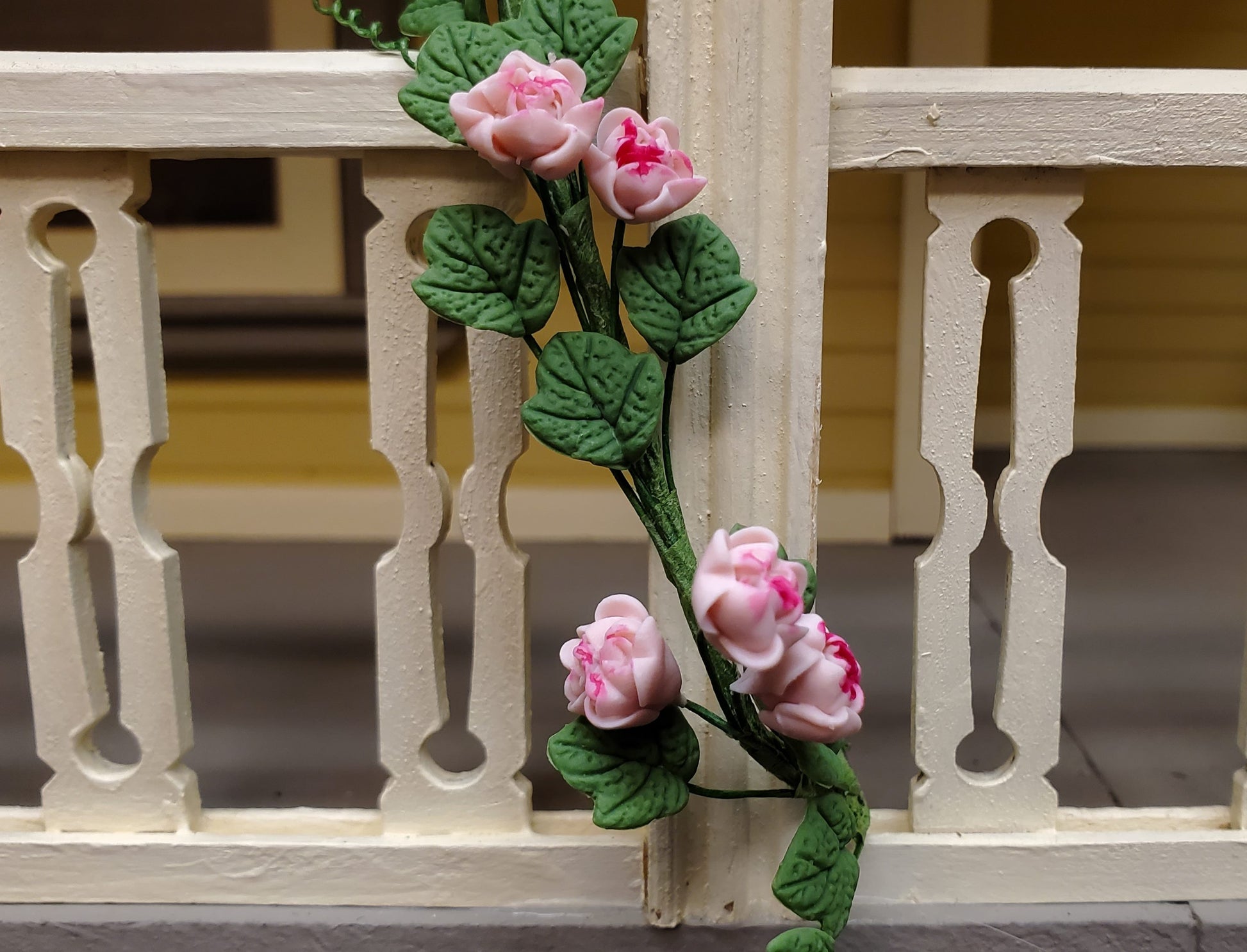 Dollhouse Pink Tropical Flowering Vine 1:12 Scale Miniature Garden Plants